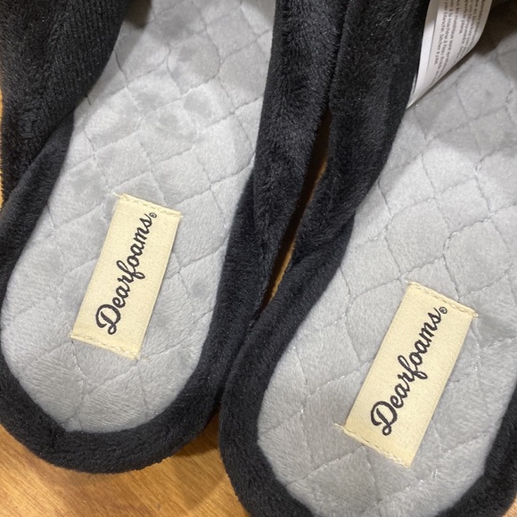 NWT. Dearfoam, women’s size 11-12, slippers. - Picture 4 of 10